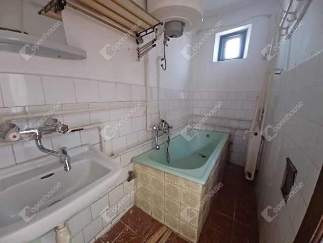 Eladó családi ház, Debrecenben 33 M Ft, 2 szobás