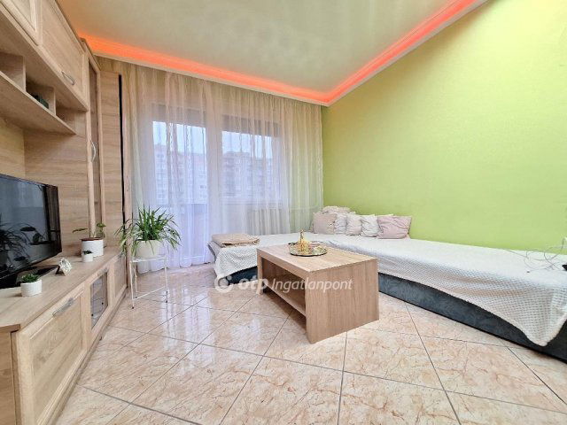 Eladó panellakás, Budapesten, IV. kerületben 66.9 M Ft, 2 szobás