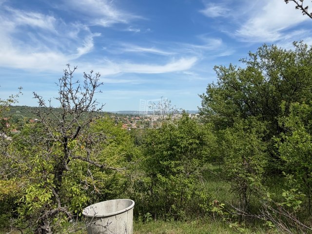 Eladó telek, Budapesten, III. kerületben 54.9 M Ft