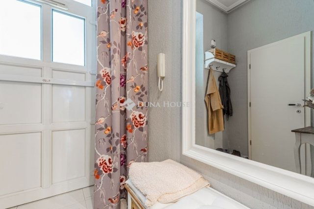 Eladó téglalakás, Budapesten, I. kerületben 114.9 M Ft, 2 szobás