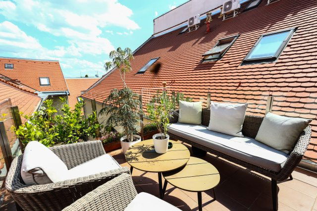 Eladó téglalakás, Győrött 129 M Ft, 4 szobás