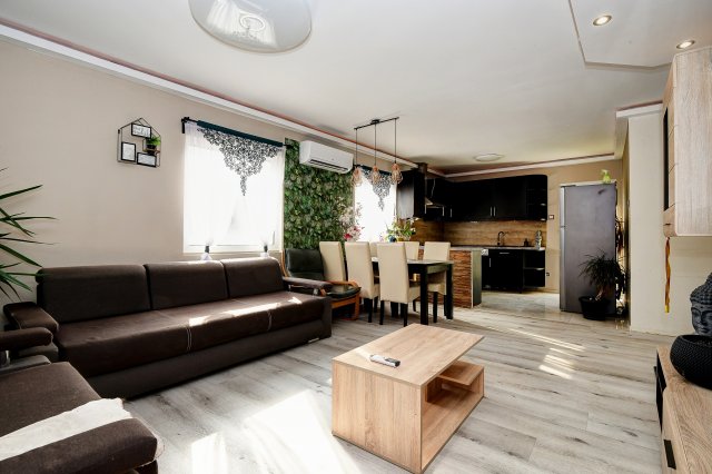 Eladó családi ház, Szigetmonostorban, Árvácska utcában