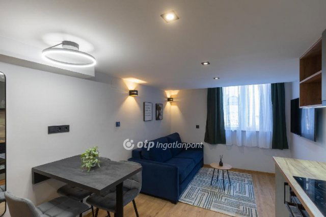 Eladó téglalakás, Budapesten, VI. kerületben 62.5 M Ft, 3 szobás