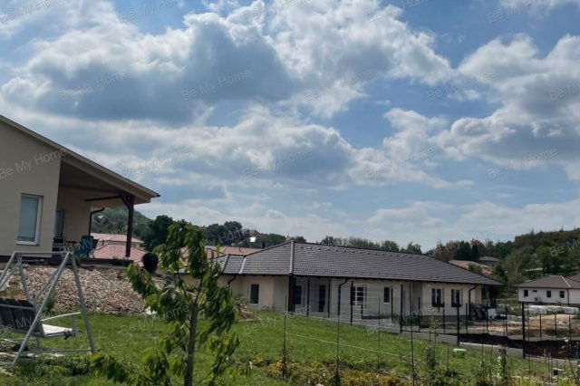 Eladó ikerház, Pilisjászfalun 75.795 M Ft, 4 szobás