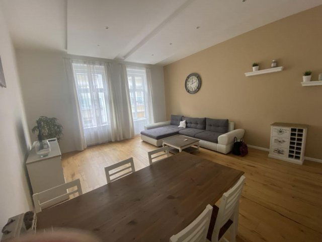 Eladó téglalakás, Budapesten, VI. kerületben 115 M Ft, 2 szobás