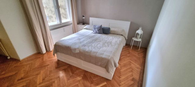 Kiadó téglalakás, albérlet, Budapesten, V. kerületben, 3 szobás