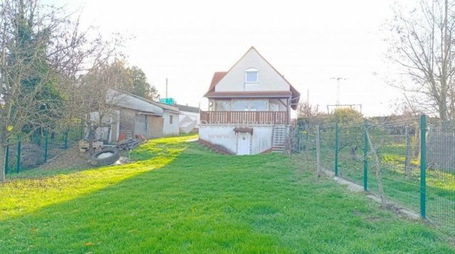 Eladó családi ház, Mohácson 46.5 M Ft, 4 szobás