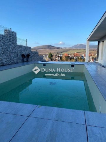 Eladó családi ház, Ürömön 280 M Ft, 5 szobás