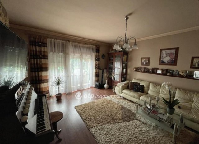 Eladó családi ház, Gyöngyösön 79.9 M Ft, 4 szobás