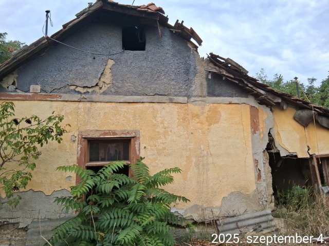 Eladó családi ház, Mezőcsáton, Dobó utcában 2.86 M Ft