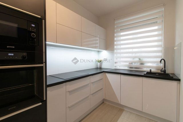 Eladó téglalakás, Vecsésen 119.9 M Ft, 5 szobás