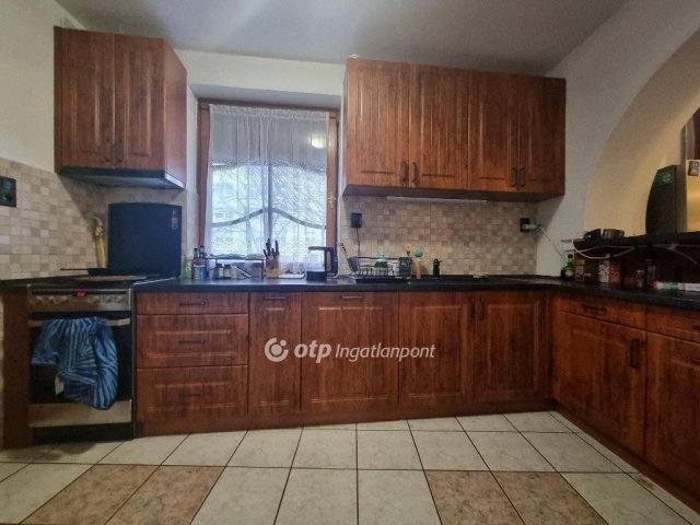Eladó családi ház, Pápán 117 M Ft, 2+2 szobás
