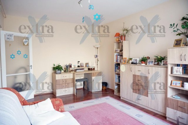 Eladó panellakás, Szegeden 49 M Ft, 2 szobás