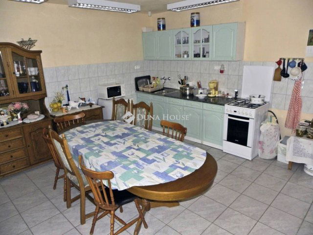 Eladó családi ház, Tápiószecsőn 118.5 M Ft, 2+2 szobás