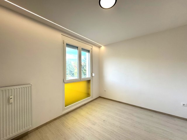 Eladó panellakás, Pécsett, Berek utcában 59.9 M Ft, 3+1 szobás