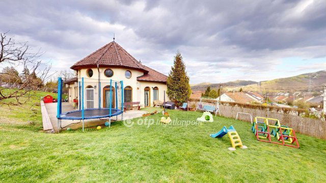 Eladó családi ház, Kazincbarcikán 110 M Ft, 5 szobás