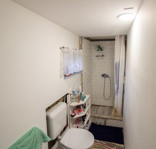 Eladó családi ház, Vértesszőlősön 17.9 M Ft, 2 szobás