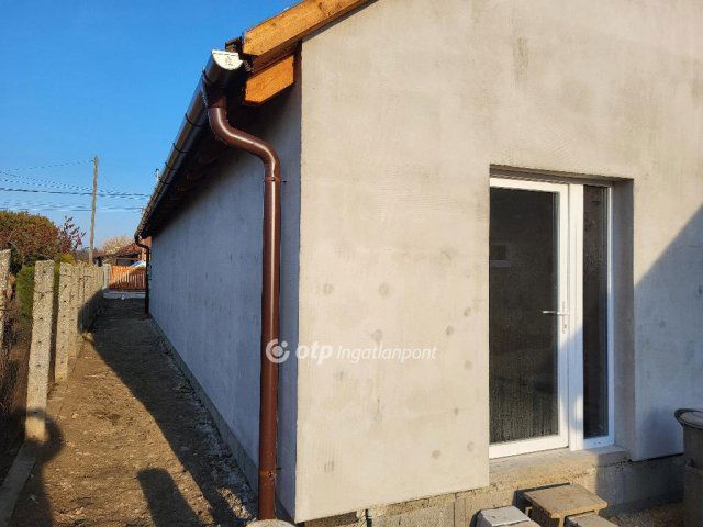 Eladó családi ház, Polgárdin 60 M Ft, 5 szobás