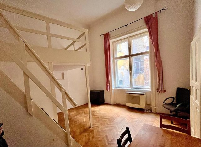 Eladó téglalakás, Budapesten, V. kerületben, Molnár utcában