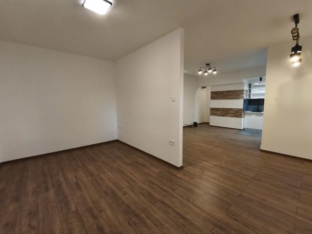 Eladó téglalakás, Budapesten, III. kerületben, Miklós téren