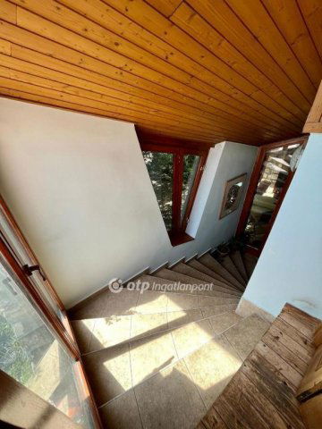 Eladó családi ház, Budakalászon 280 M Ft, 8 szobás