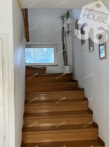 Eladó családi ház, Budapesten, II. kerületben 180 M Ft, 3 szobás