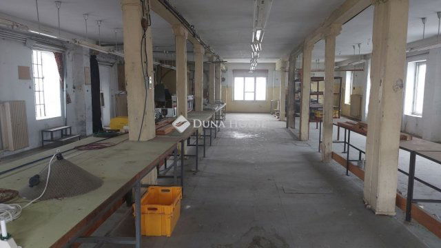 Eladó ipari ingatlan, Császártöltésen 41 M Ft