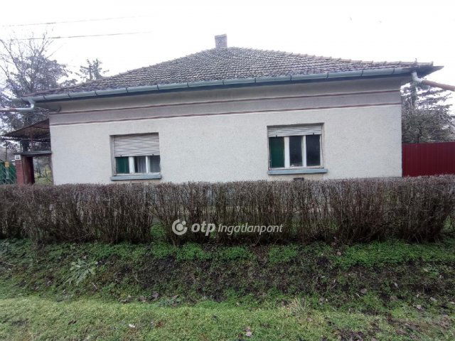 Eladó családi ház, Csabacsűdön 8.5 M Ft, 2 szobás