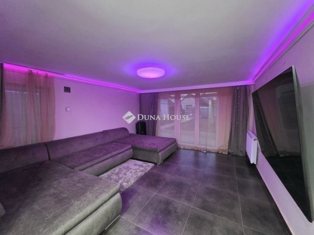 Eladó családi ház, Gyömrőn 120 M Ft, 7 szobás