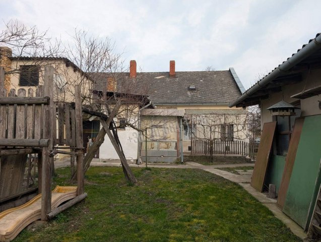 Eladó családi ház, Zalaszentgróton 12.4 M Ft, 2 szobás