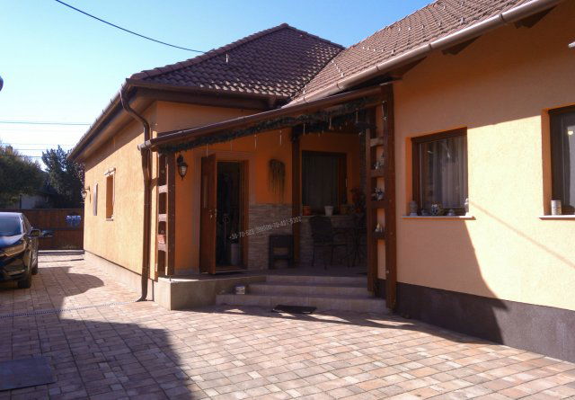 Eladó családi ház, Üllőn 125 M Ft, 5 szobás