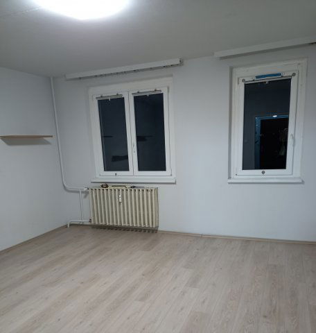 Eladó panellakás, Veszprémben 35 M Ft, 1 szobás