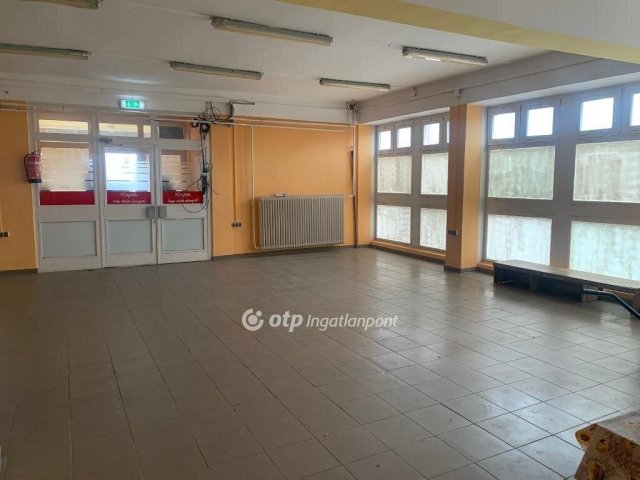 Eladó üzlethelyiség, Tiszavasváriban 36 M Ft