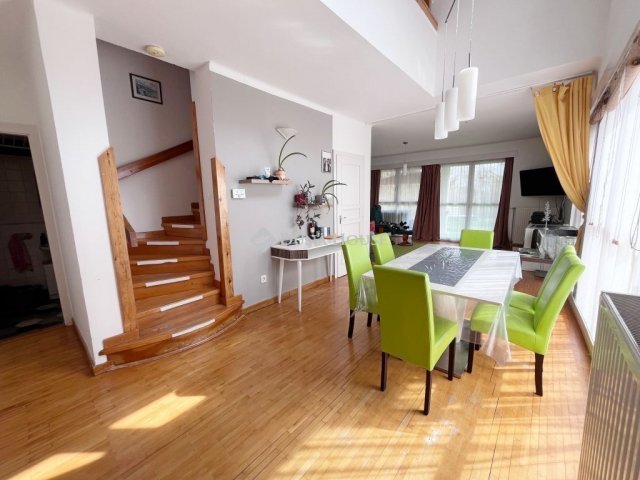 Eladó téglalakás, Kőszegen 75 M Ft, 7 szobás