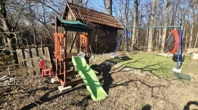 Eladó családi ház, Veresegyházon 199 M Ft, 6 szobás