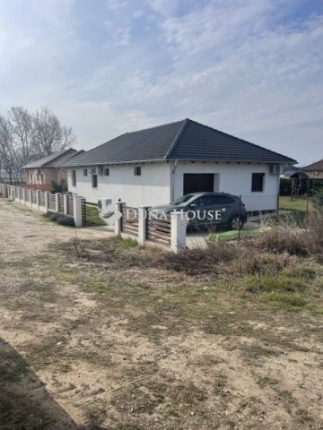 Eladó családi ház, Alsónémediben 120 M Ft, 6 szobás