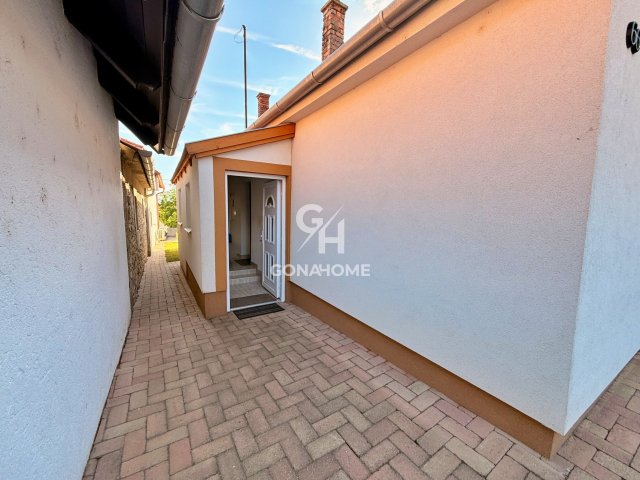 Eladó családi ház, Csopakon 84.99 M Ft, 2 szobás