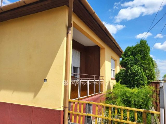 Eladó családi ház, Nagyfügeden 22.5 M Ft, 2 szobás