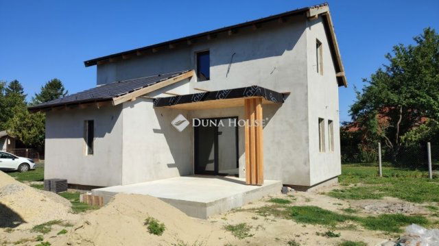 Eladó nyaraló, Balatonkeresztúron 86 M Ft, 4 szobás