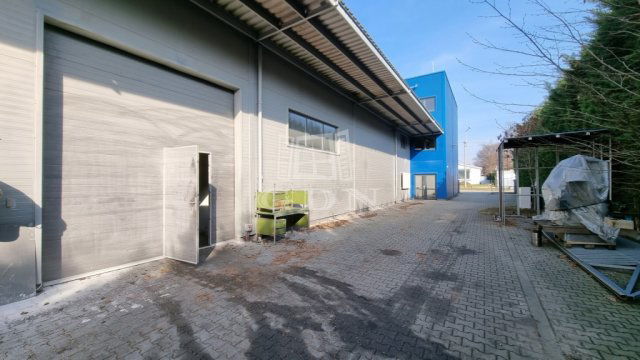 Eladó ipari ingatlan, Székesfehérvárott 450 M Ft, 3 szobás