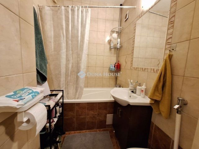 Eladó téglalakás, Kecskeméten 36.5 M Ft, 2 szobás