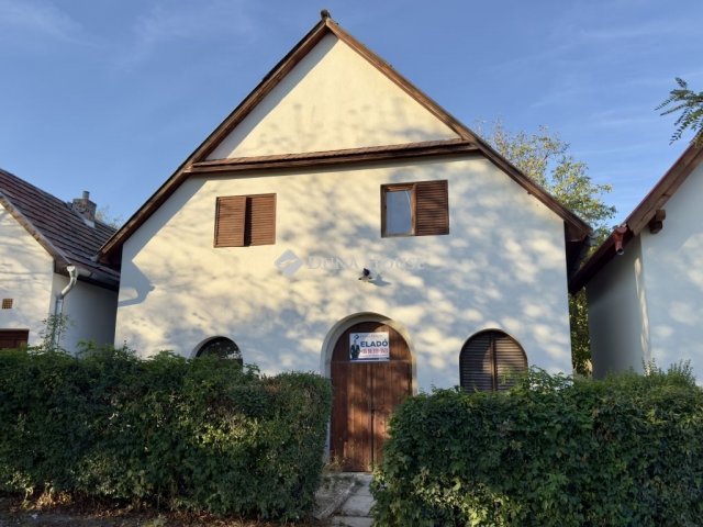 Eladó nyaraló, Piliscséven 39 M Ft, 2 szobás