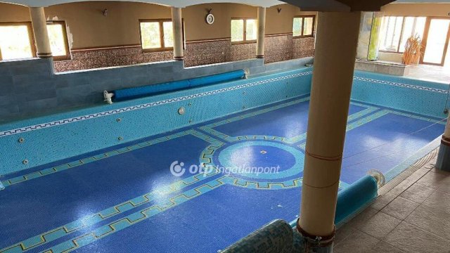 Eladó hotel, Velencén 990 M Ft, 12 szobás / költözzbe.hu