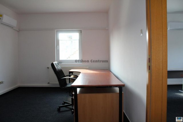 Eladó üzlethelyiség, Budapesten, XX. kerületben 250 M Ft