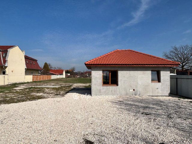 Kiadó telek, Békéscsabán 400 E Ft / hó / költözzbe.hu