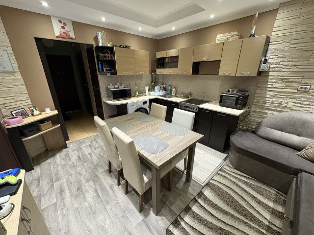 Eladó panellakás, Nyíregyházán, Fazekas János téren 42.99 M Ft