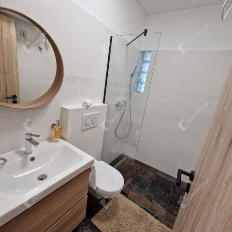 Eladó téglalakás, Siófokon 41.6 M Ft, 2 szobás