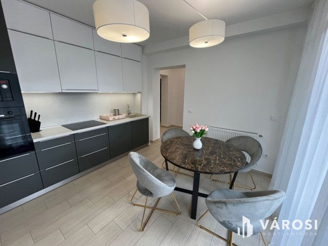 Kiadó téglalakás, albérlet, Debrecenben 550 E Ft / hó, 4 szobás