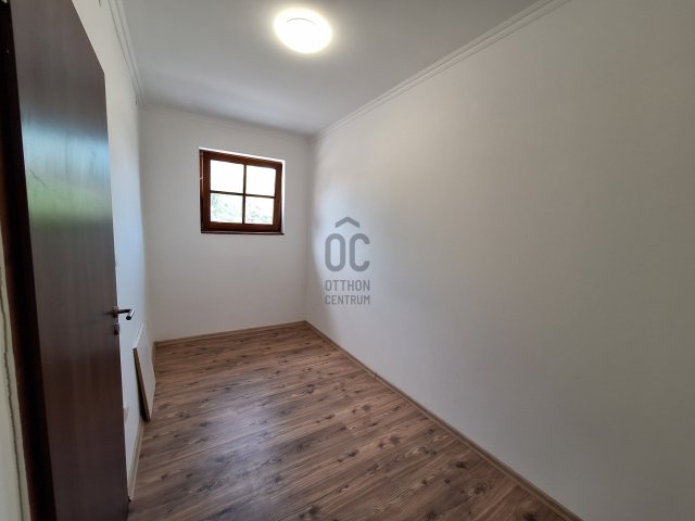 Eladó családi ház, Tolnán 79 M Ft, 8 szobás