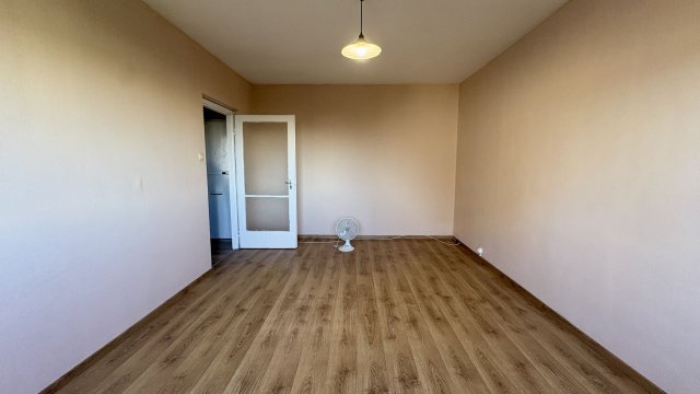 Kiadó panellakás, albérlet, Debrecenben 150 E Ft / hó, 2 szobás
